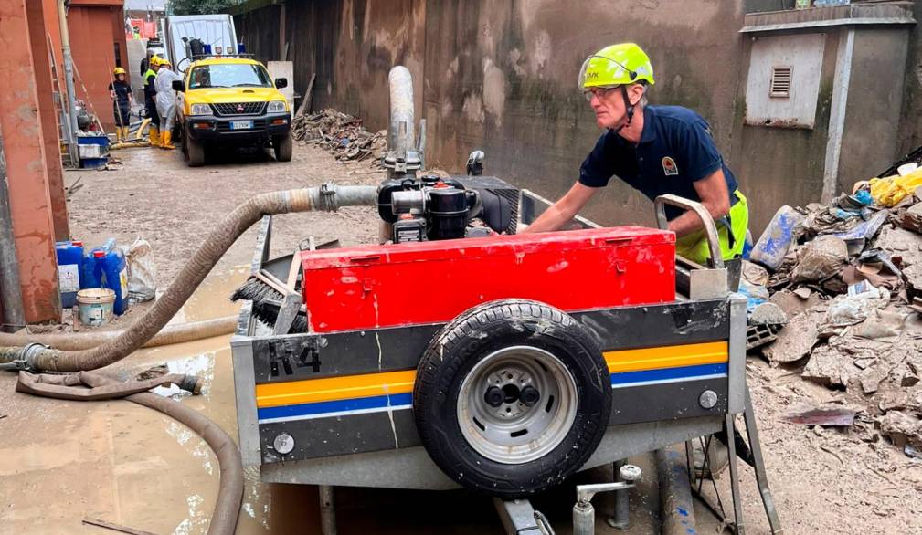 Il lavoro dei volontari trevigiani della Protezione civile a Bologna