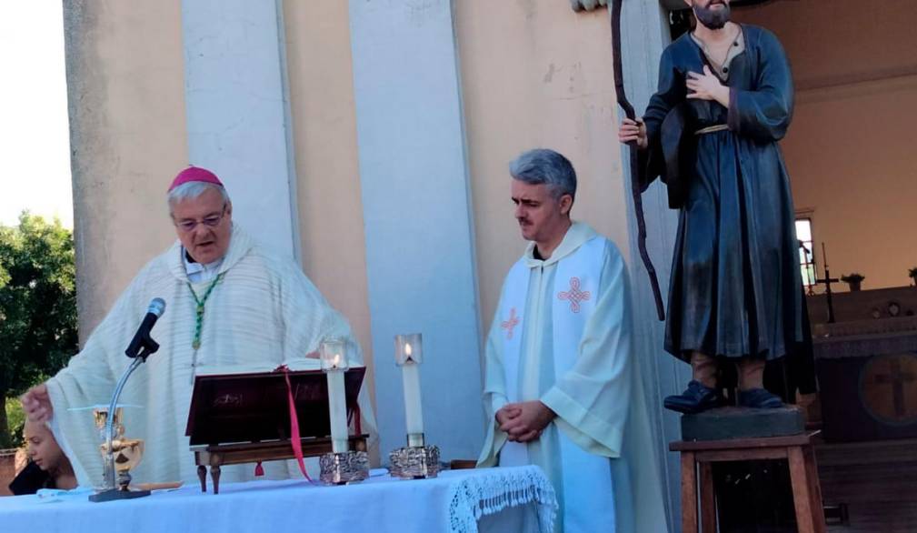 Biancade, il vescovo Michele celebra davanti all’oratorio del beato Enrico: amico di Gesù e dei poveri