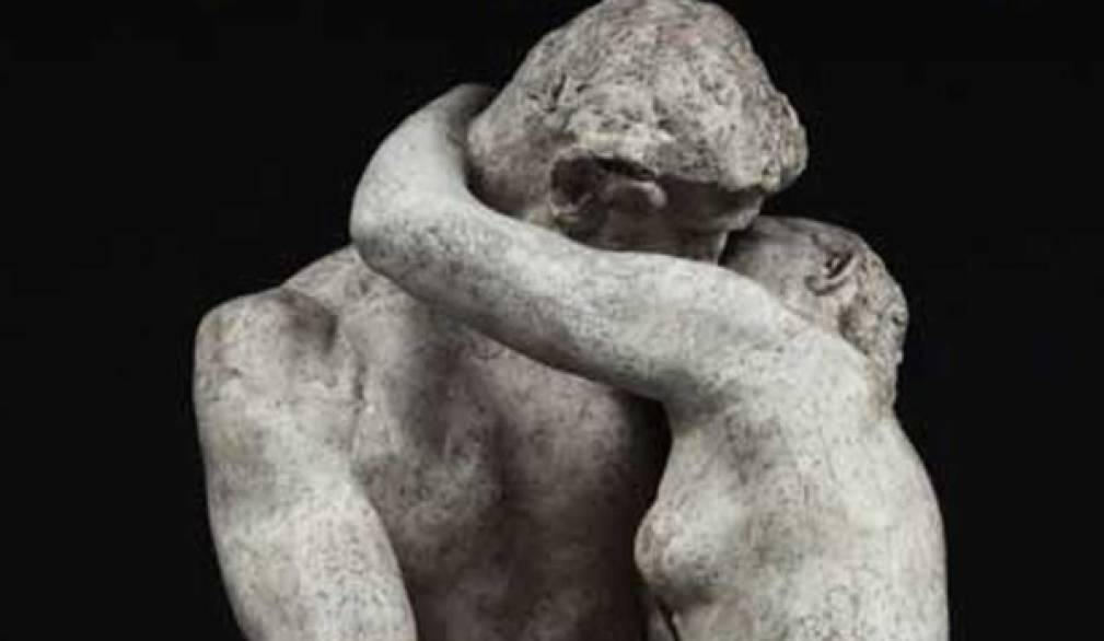 Il &quot;Bacio&quot; di Rodin scandalizza Facebook