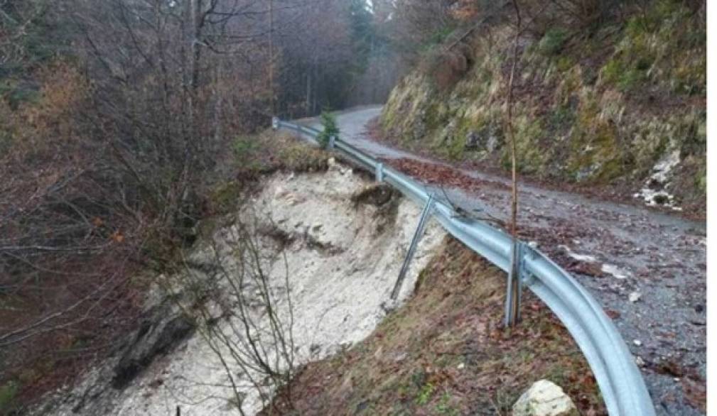 Grappa, strada chiusa per frana. L'allarme di Comune di Asolo e Provincia di Treviso