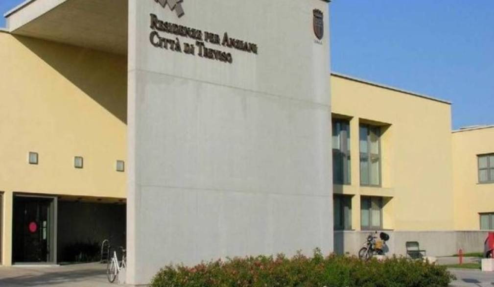 Case di riposo a Treviso: da martedì le visite dei familiari su prenotazione e attraverso le vetrate