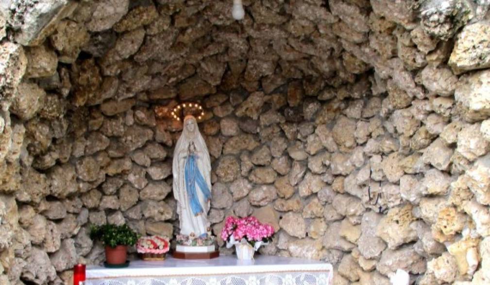 Ospedaletto, trafugata la statua della Madonna di Lourdes