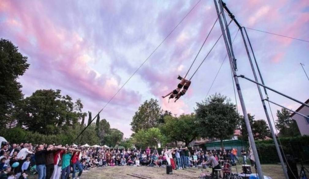 &quot;Co i piè descalsi&quot;: torna a Vascon il festival del teatro di strada