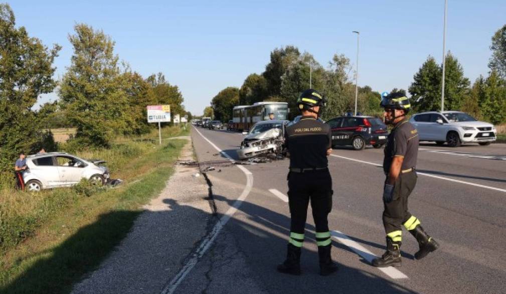 Incidenti stradali in aumento, colpa dei telefonini e delle maggiori distrazioni