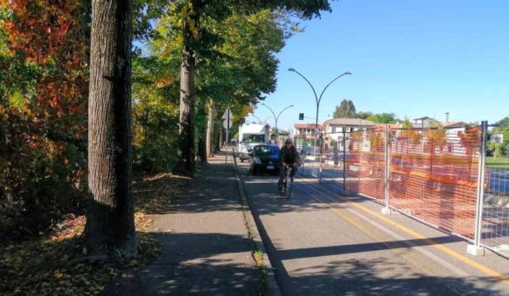 Cantiere in viale Europa a Treviso: importante ma poco sicuro per bici e pedoni