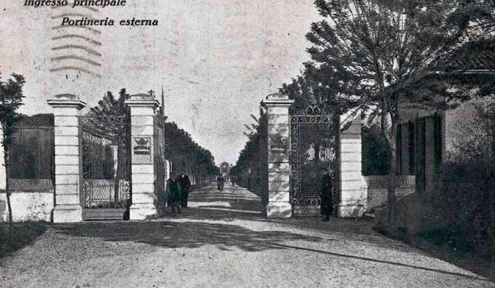 L’ingresso dell’ospedale psichiatrico Sant’Artemio, foto Società Iconografica