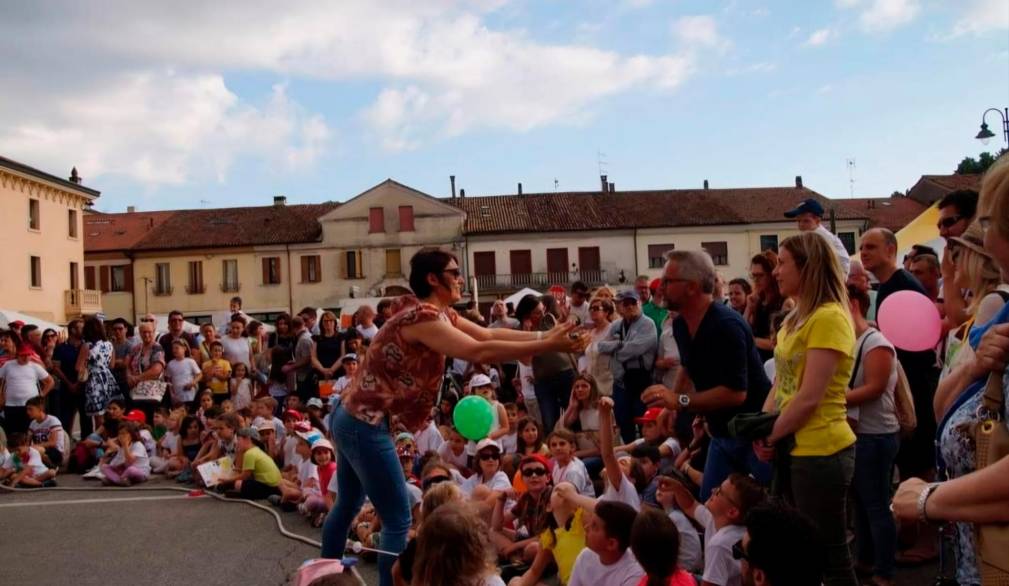 Piombino Dese, bambini al centro della festa con il “raro” patrocinio del Vaticano