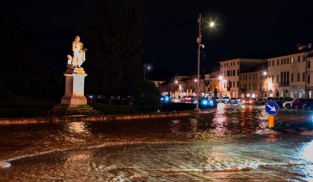 Avenale, Castelfranco cerca di mettersi al riparo