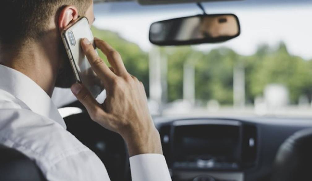 Smartphone alla guida, stretta della polizia locale di Treviso