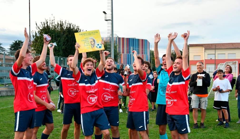 la squadra di San Gaetano festeggia la vittoria