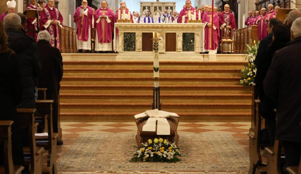 Funerale di mons. Lucio Bonora: “Sacerdote radicato nell’incontro con Cristo”