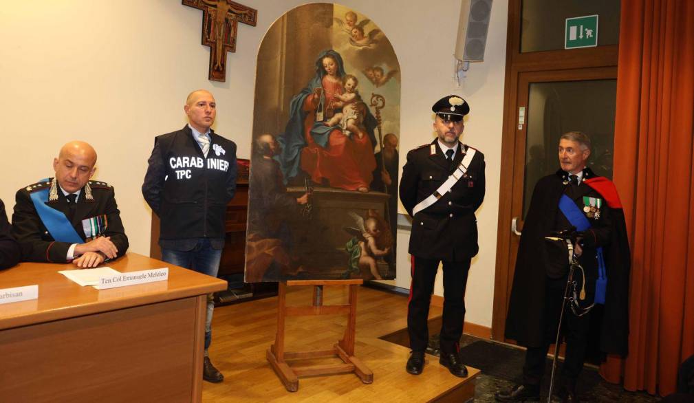 I Carabinieri celebrano la patrona, Virgo Fidelis, con la restituzione della pala di San Zenone