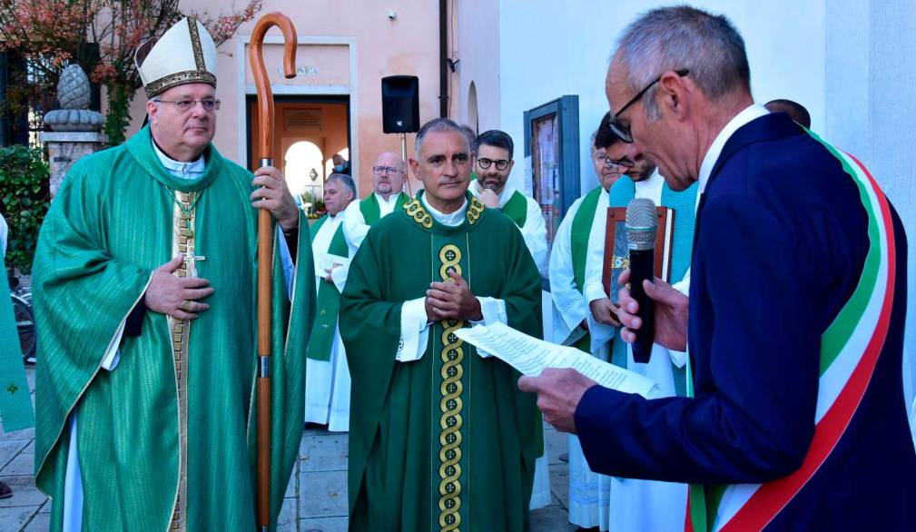 Don Silvio Caterino accolto con calore dalla parrocchia di S. Michele Arcangelo a Mirano