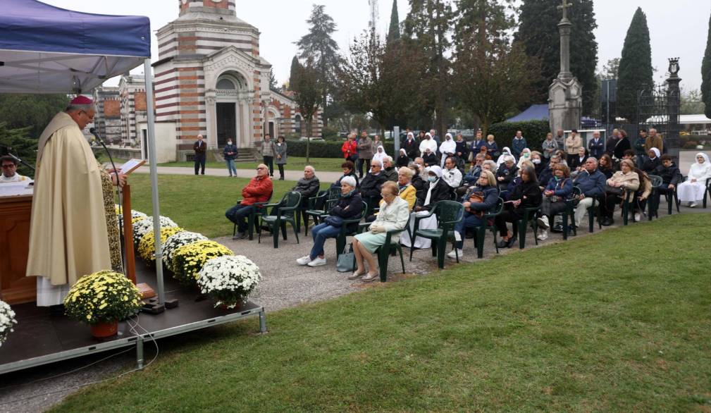 agenzia foto film treviso treviso celebrazione vescovo cimitero san lazzaro ogni santi