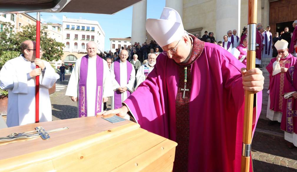 ”Don Davide, grazie per il dono che sei stato”