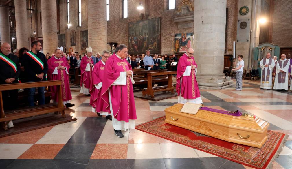 Don Lino Cusinato, i funerali presieduti dal Vescovo: “Talenti vissuti come dono di Dio”