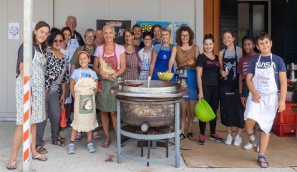 Solidarietà: a Treviso durante la pandemia è nata l'aps Passa Mani, fra vicine di casa