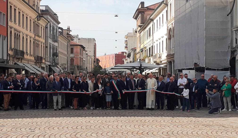 San Donà. inaugurata piazzetta Trevisan: spazio rinnovato, che “connette” la città