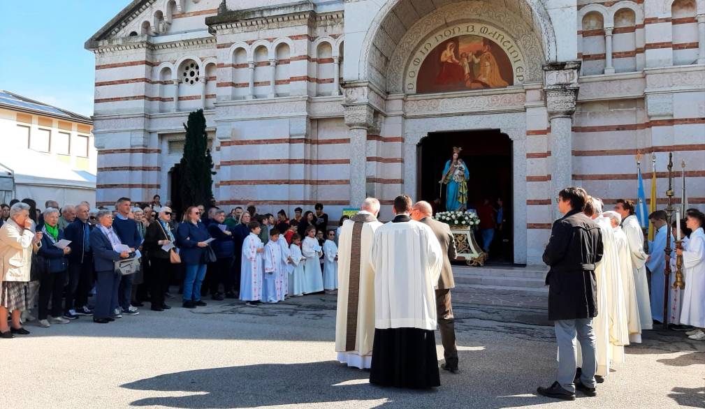 Paese: bella partecipazione alla festa del Rosario