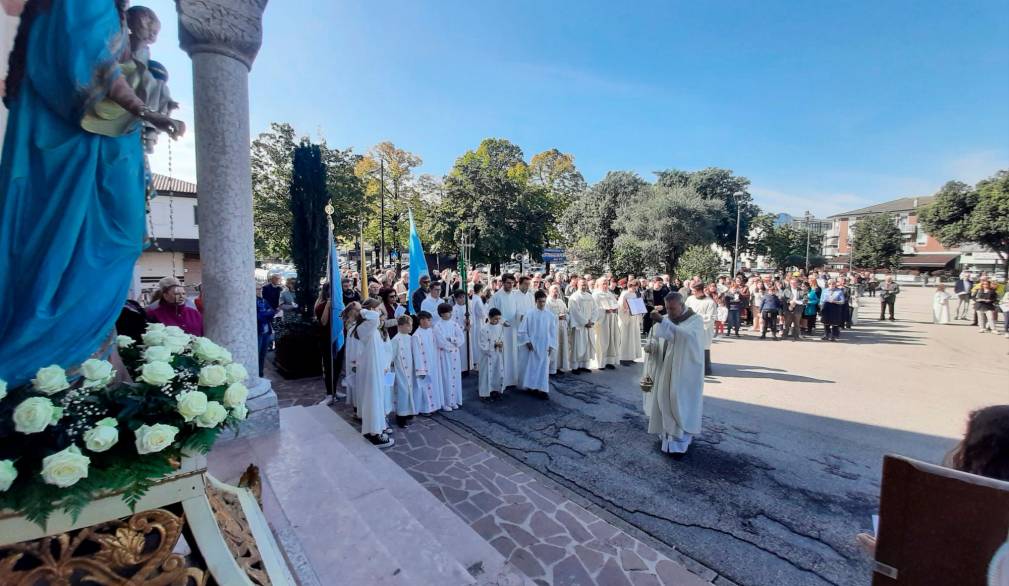 Paese: bella partecipazione alla festa del Rosario