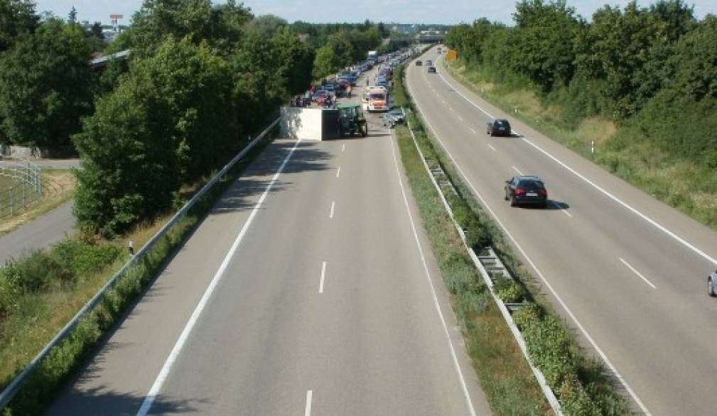 Una fiaccolata per ricordare le vittime della strada