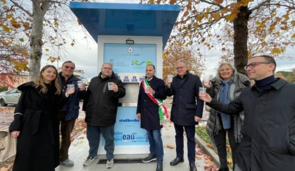 Nuova casa dell'acqua in piazza Martiri a Montebelluna