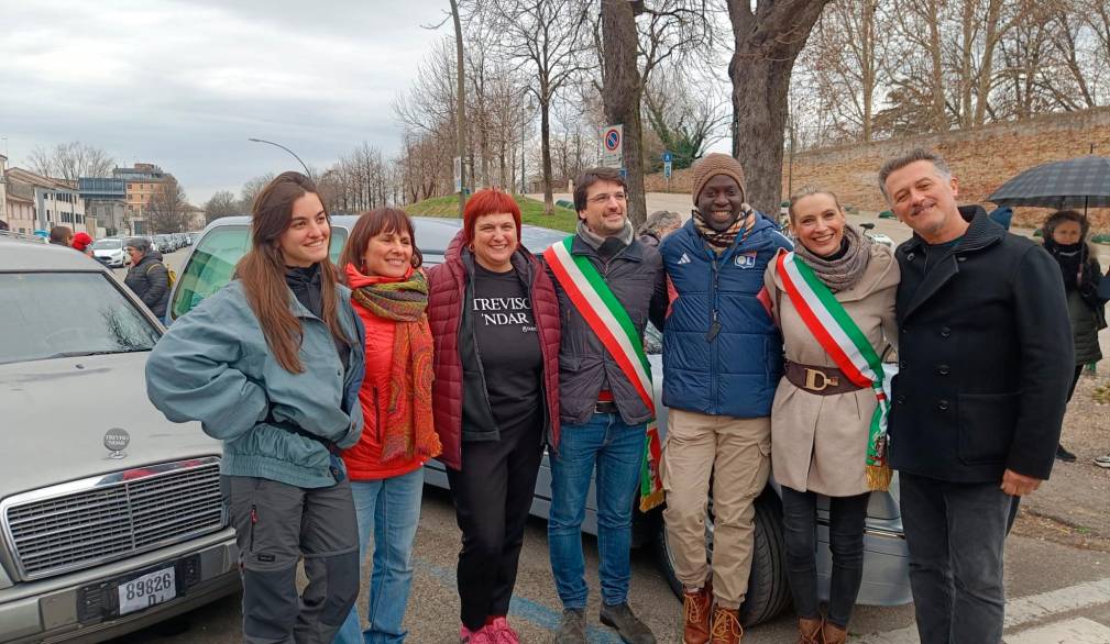 Seimila chilometri su un carro funebre, al via l’impresa solidale