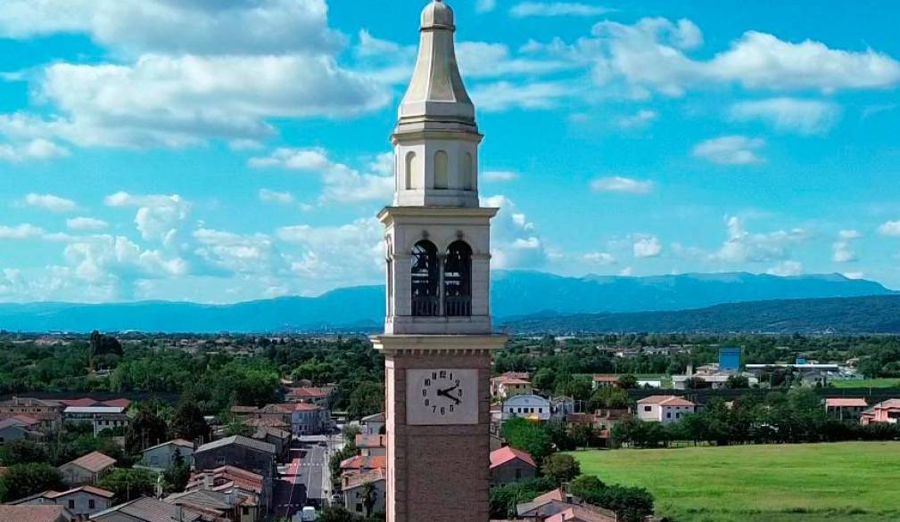 Santandrà, i cento anni del campanile