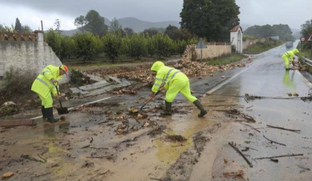 Alluvione a Valencia, i morti sono più di 150: “Come uno tsunami”