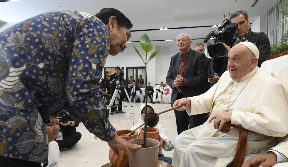 Papa in Indonesia: “Uniti nella diversità”