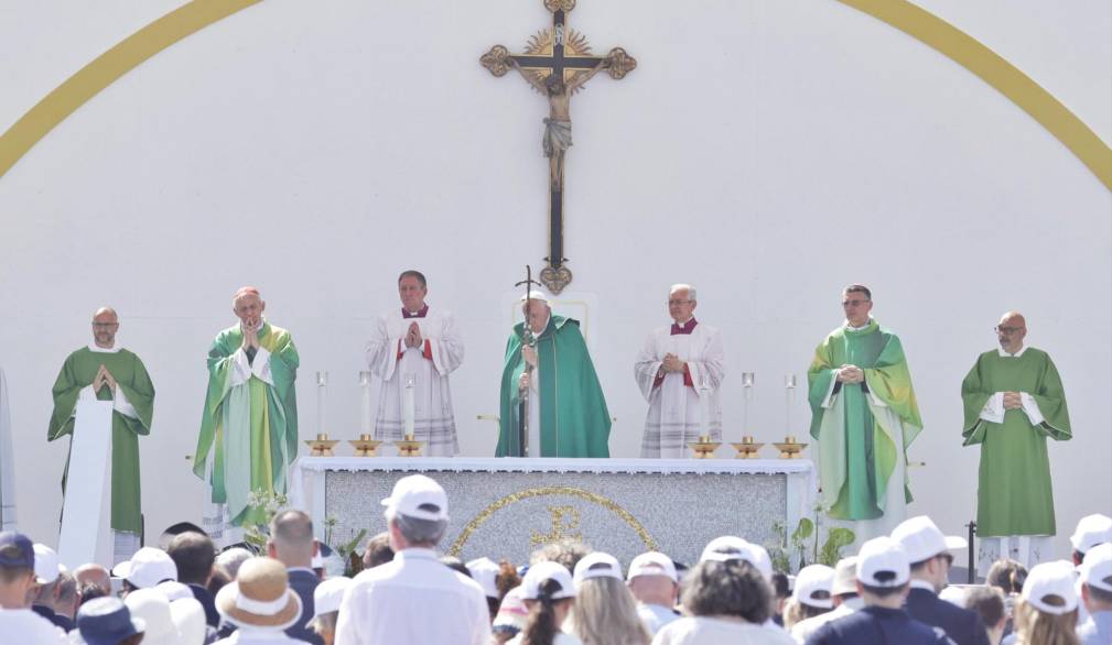 Papa a Trieste: “Riprendere la passione civile dei grandi politici”