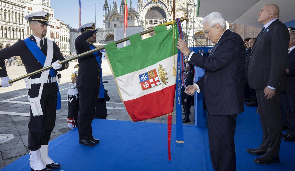 Mattarella a Venezia per il 4 novembre. Il saluto alle scolaresche presenti