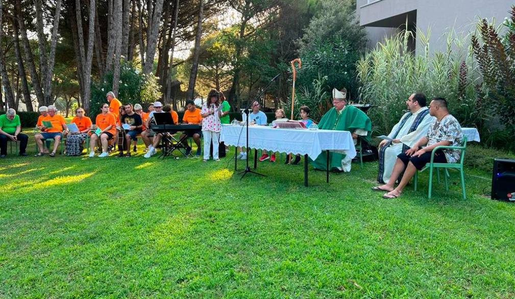 La messa celebrata dal Vescovo alla Stella Maris di Bibione