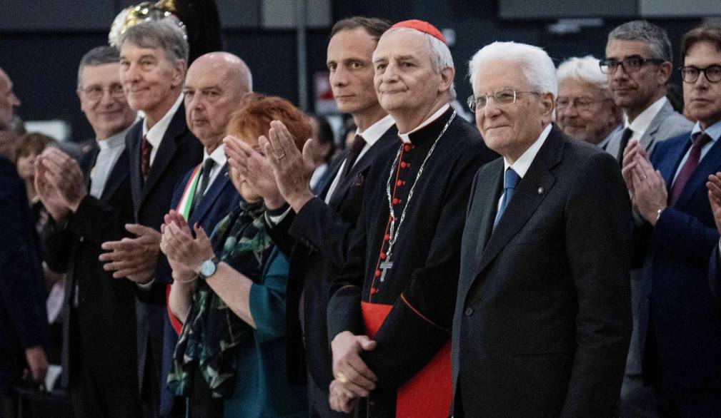 Mattarella e il cardinale Zuppi alla Settimana sociale