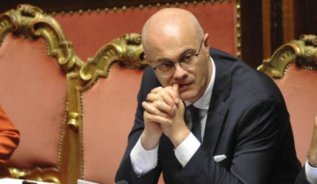 Il ministro D'Incà: &quot;Non capisco le polemiche, il Parlamento è sempre stato aperto&quot;