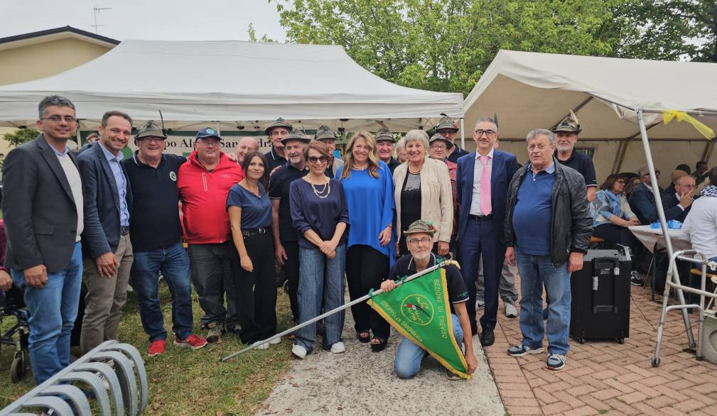 Povegliano, festa con gli alpini e gli anziani ospiti a Casa Marani