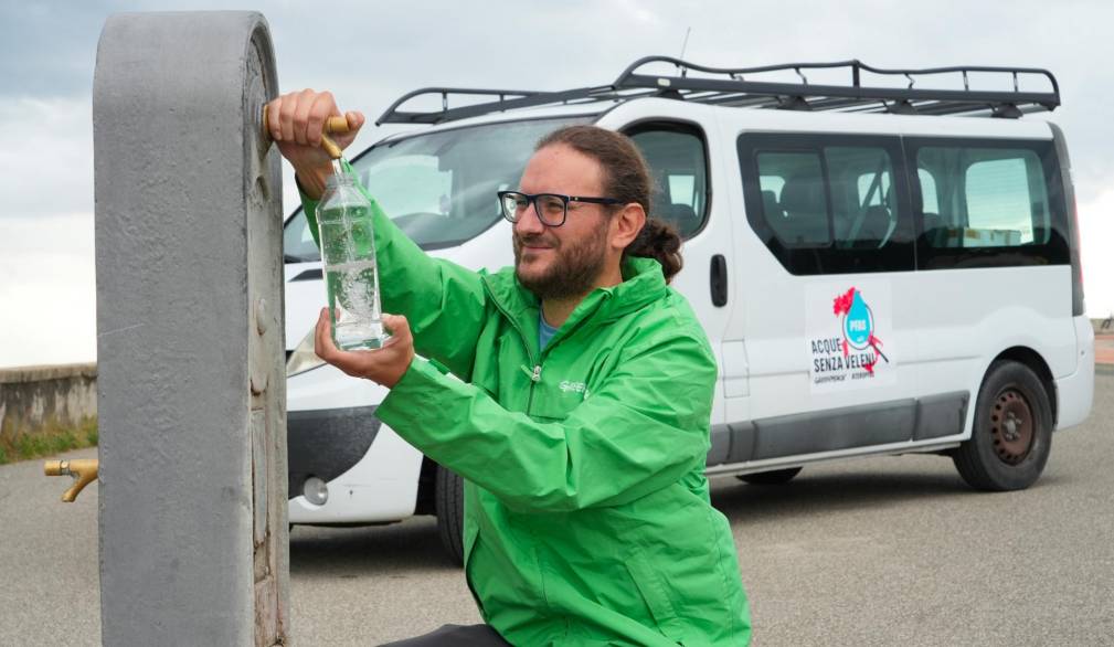 I Pfas nelle acque potabili italiane. Greenpeace presenta la mappa e denuncia la mancanza di controlli