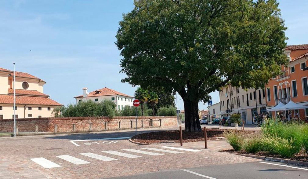 Salvatronda: inaugurata la nuova piazza