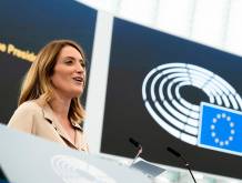 Parlamento Ue, plebiscito per la maltese Roberta Metsola: “L’Europa è speranza”