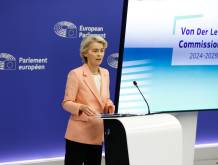 Von der Leyen supera l’esame di Strasburgo. Ma la sua maggioranza si è ristretta