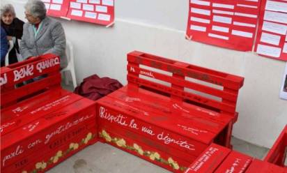 A Breda tornano le panchine rosse contro la violenza sulle donne