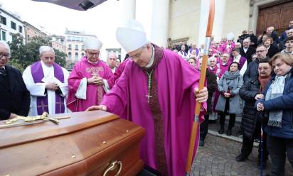 Funerale di mons. Lucio Bonora: “Sacerdote radicato nell’incontro con Cristo”