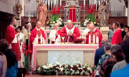 Merlengo: il vescovo Michele festeggia con la comunità san Bartolomeo e si ferma alla sagra del Riso