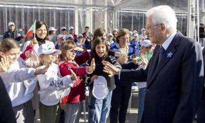 Mattarella a Venezia per il 4 novembre. Il saluto alle scolaresche presenti