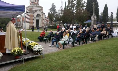 agenzia foto film treviso treviso celebrazione vescovo cimitero san lazzaro ogni santi