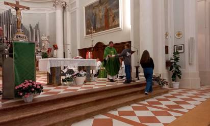 Vallà e Poggiana: dopo dieci anni, don Daniele Vettor ha salutato le comunità