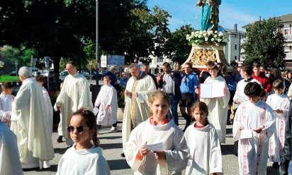 Paese: bella partecipazione alla festa del Rosario