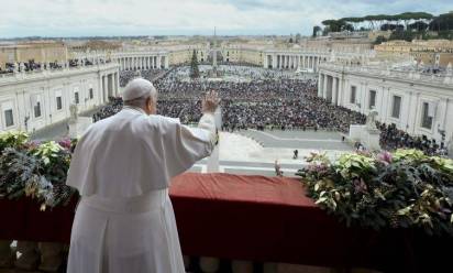 Natale, Messaggio Urbi et Orbi: “Tacciano le armi”