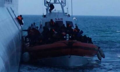 Sbarchi a Lampedusa: migranti imbarcati a tempo di record