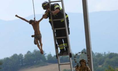 Non è il terremoto ad uccidere, ma le opere dell'uomo. Ad Amatrice i funerali